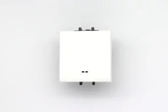 INTERRUPTEUR VA ET VIENT TOUCHE LARGE 16A A VOYANT INTEGRE CLARA 43