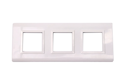 PLAQUE SERENA 43 CARREE SANS CADRE BLANC 2+2+2 MODULES